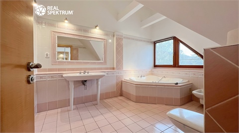 Pronájem rodinného domu, 200 m² 14