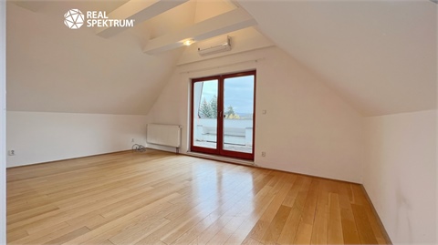 Pronájem rodinného domu, 200 m² 12