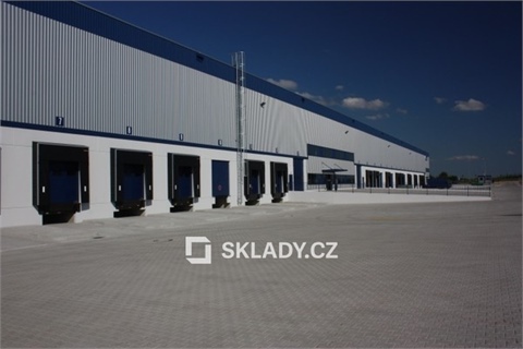 Pronájem skladu / haly, 11 000 m² - 0