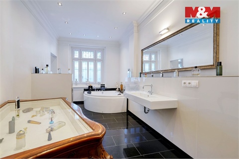 Prodej rodinného domu, 600 m² 28