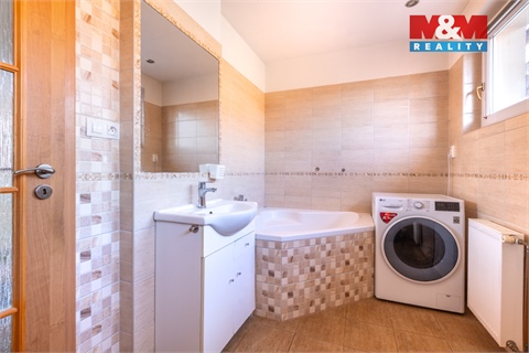 Prodej rodinného domu, 180 m² - 2