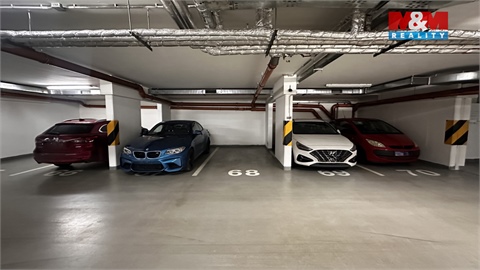 Prodej parkovacího místa, 18 m² - 0