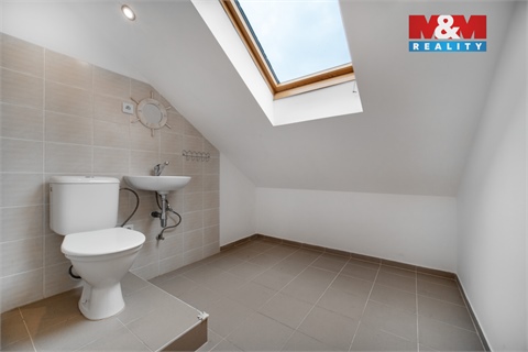 Prodej rodinného domu, 178 m² - 10