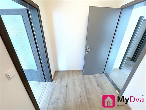 Pronájem bytu 1kk, 33 m² - 2