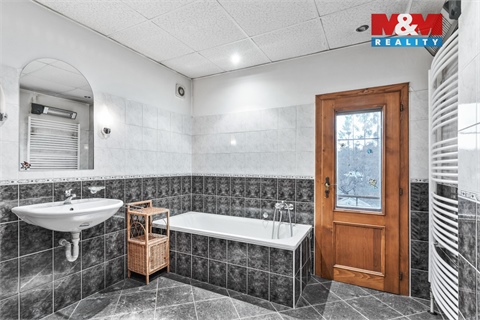 Prodej rodinného domu, 260 m² - 14