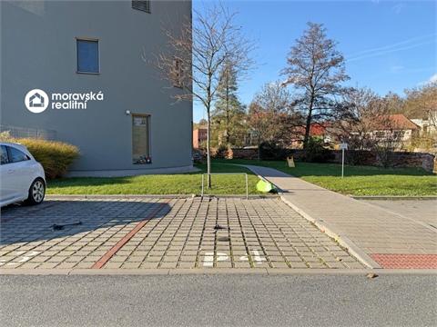 Pronájem parkovacího místa, 15 m² 2