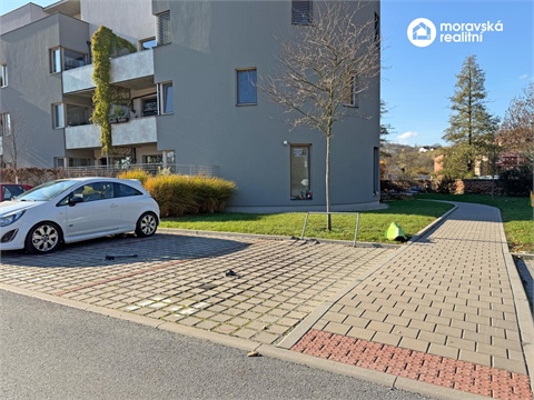 Pronájem parkovacího místa, 15 m² - 0