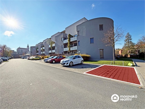 Pronájem parkovacího místa, 15 m² 0