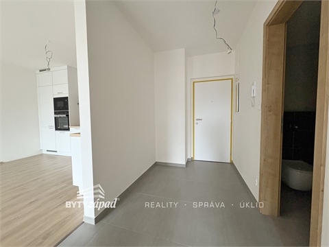 Pronájem bytu 2kk, 61 m² 8