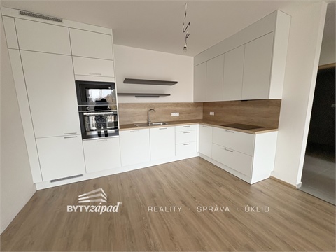 Pronájem bytu 2kk, 61 m² 0