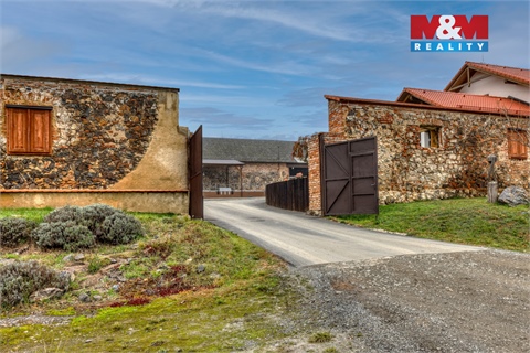 Pronájem skladu / haly, 300 m² 2