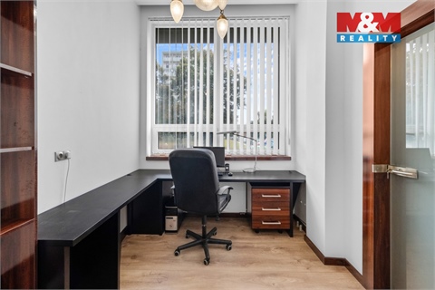 Pronájem kanceláře, 42 m² 2