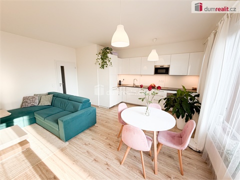 Pronájem bytu 3kk, 80 m² 0