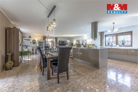 Prodej rodinného domu, 325 m² 20