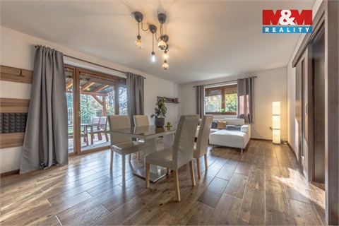 Prodej rodinného domu, 325 m² - 8