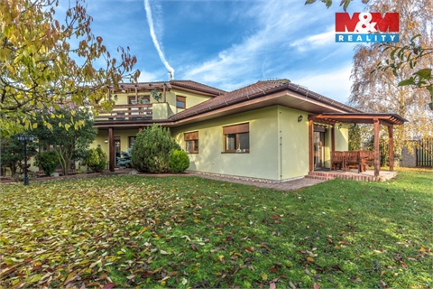 Prodej rodinného domu, 325 m² - 14