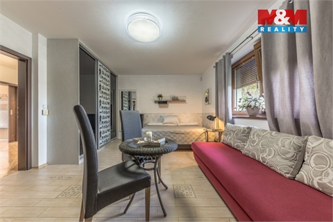 Prodej rodinného domu, 325 m² 24