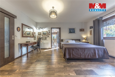 Prodej rodinného domu, 325 m² 8