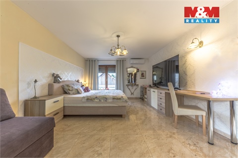 Prodej rodinného domu, 325 m² 4