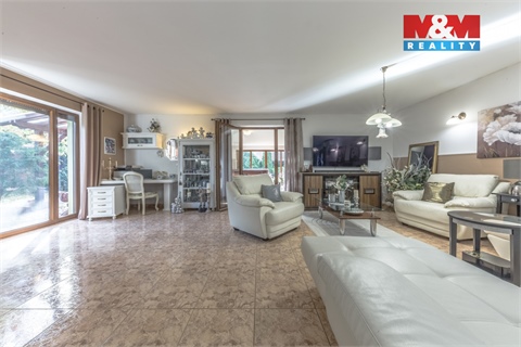 Prodej rodinného domu, 325 m² - 20