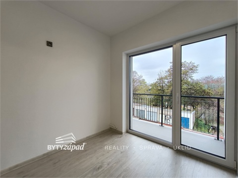 Pronájem bytu 2kk, 42 m² - 2