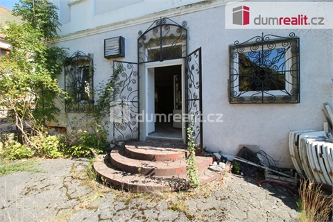 Prodej komerčního objektu, 1 385 m² - 0