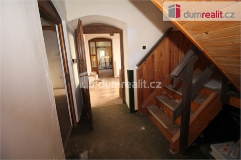 Prodej komerčního objektu, 1 385 m² 12