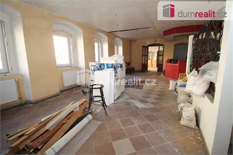 Prodej komerčního objektu, 1 385 m² 4