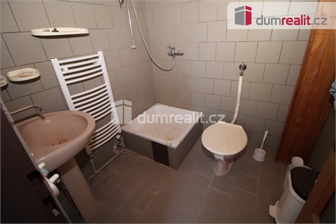 Prodej komerčního objektu, 1 385 m² 28