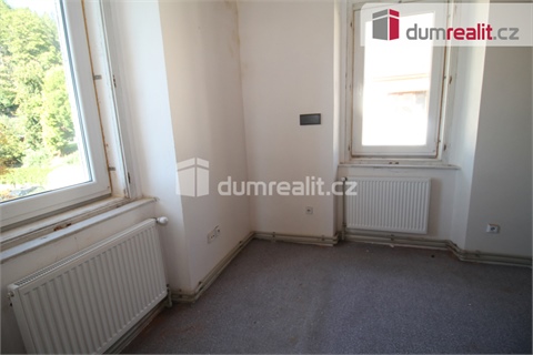 Prodej komerčního objektu, 1 385 m² 18