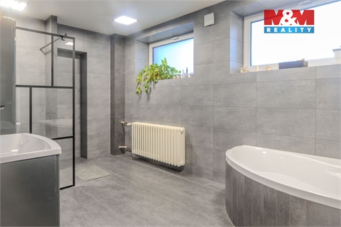 Prodej rodinného domu, 240 m² - 0