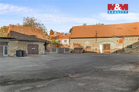 Prodej rodinného domu, 300 m² - 10