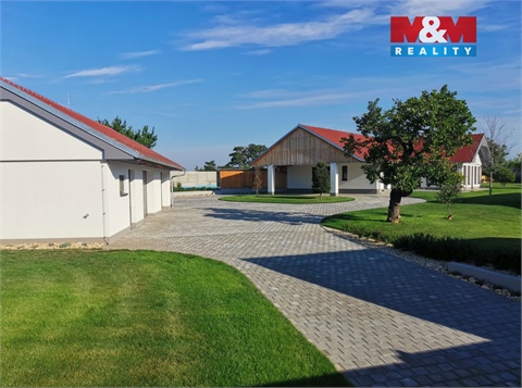 Prodej rodinného domu, 533 m² - 6