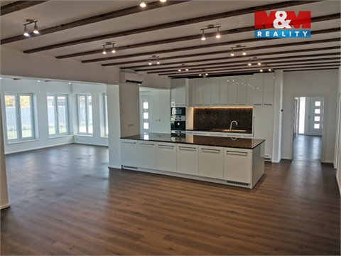 Prodej rodinného domu, 533 m² 4