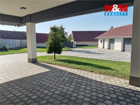 Prodej rodinného domu, 533 m² - 10