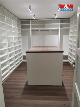 Prodej rodinného domu, 533 m² - 18