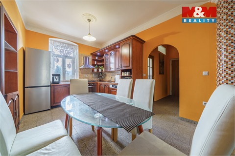 Prodej komerčního objektu, 700 m² 2