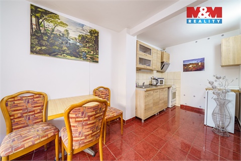 Prodej komerčního objektu, 700 m² 16