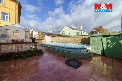 Prodej komerčního objektu, 700 m² - 18