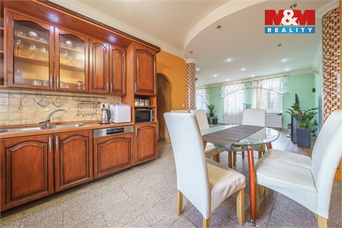 Prodej komerčního objektu, 700 m² - 2