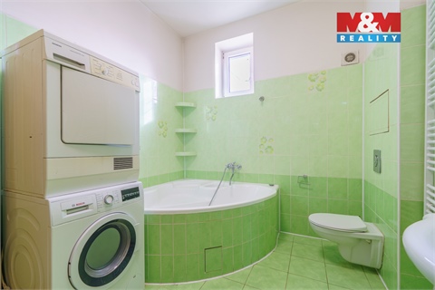 Prodej komerčního objektu, 700 m² 14