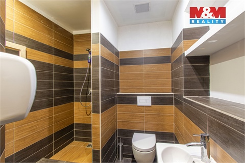 Prodej obchodních prostor, 140 m² 14