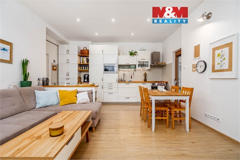 Prodej bytu 3kk, 72 m² 0