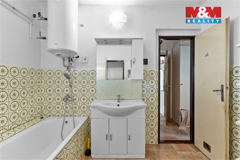 Prodej rodinného domu, 200 m² 6