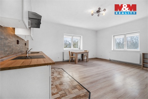 Prodej rodinného domu, 328 m² 18