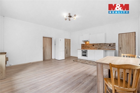 Prodej rodinného domu, 328 m² - 18