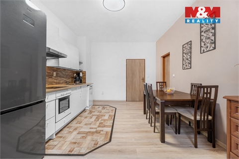 Prodej rodinného domu, 328 m² 12