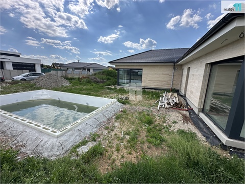 Prodej rodinného domu, 302 m² - 12