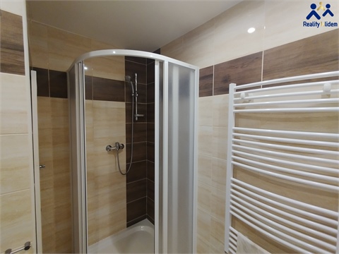 Pronájem bytu 1+1, 33 m² 12