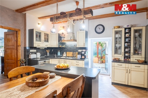 Prodej rodinného domu, 550 m² 2